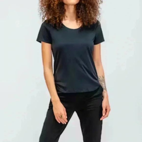 NWT Ministry of Supply Women's Luxe Touch Tee Shirt Black Comfort Stretch XS/S - Picture 3 of 12